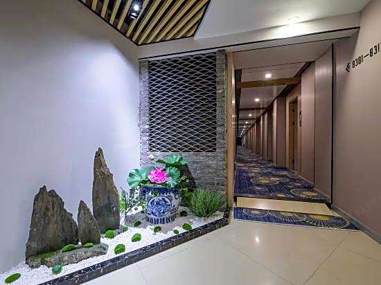 Radisson Blu Hotel (Beilun Huashan Road)