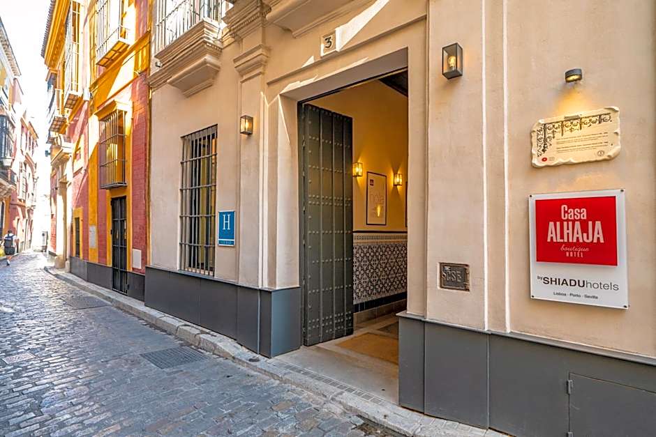 Casa Alhaja by Shiadu