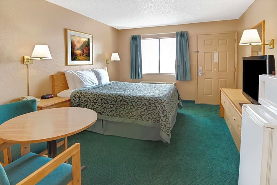 Days Inn by Wyndham El Paso Airport East
