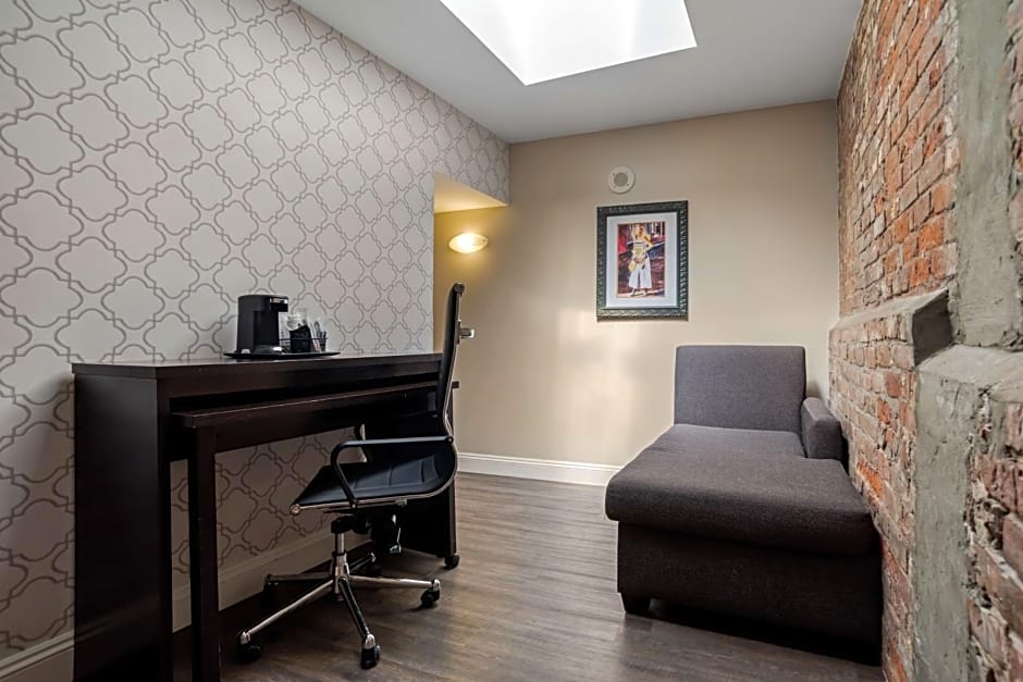 Best Western Plus St. Christopher Hotel