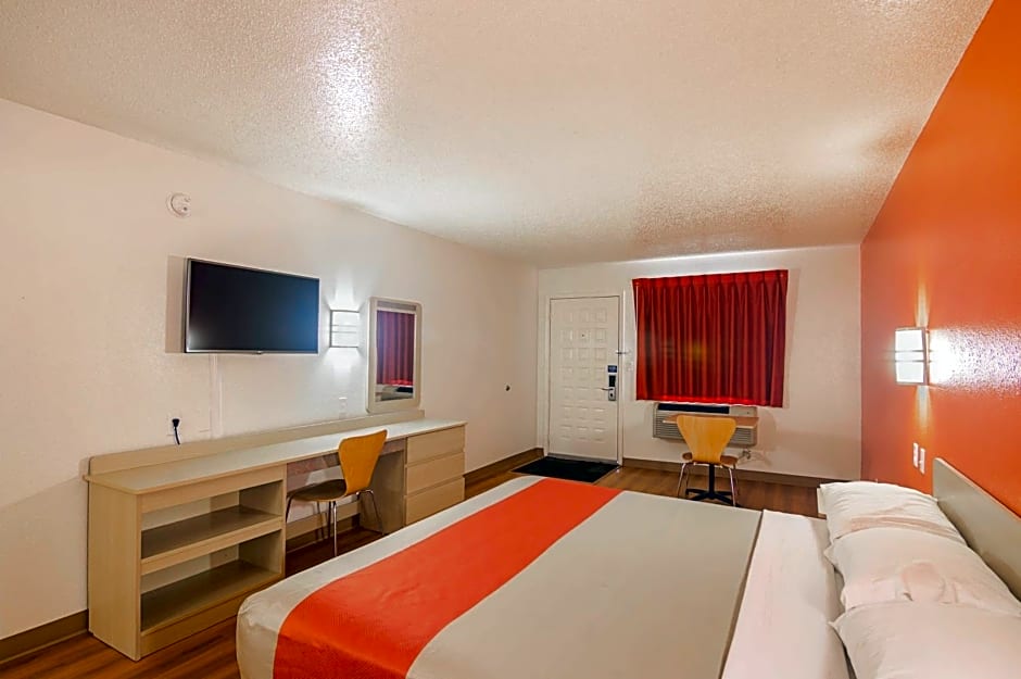 Motel 6-Lawton, OK