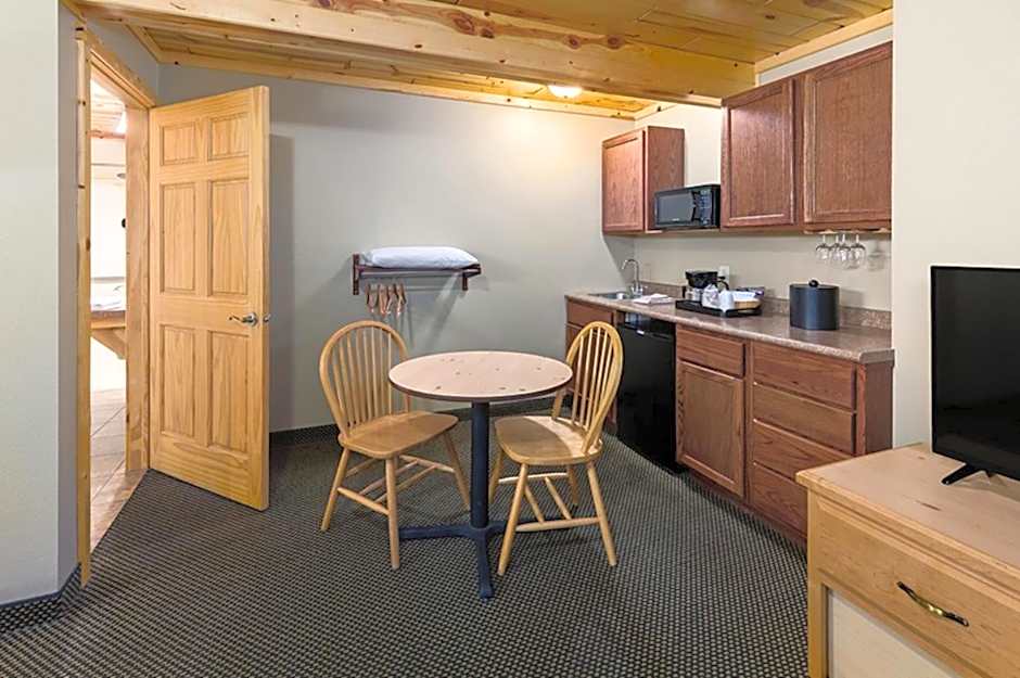 Rock Crest Lodge & Cabins