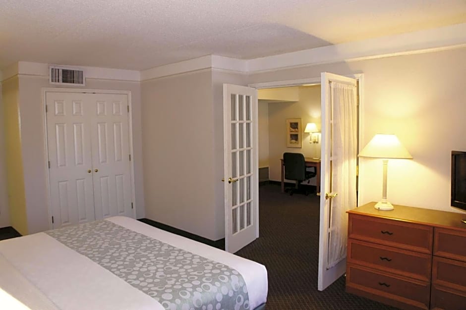 La Quinta Inn by Wyndham Kansas City Lenexa