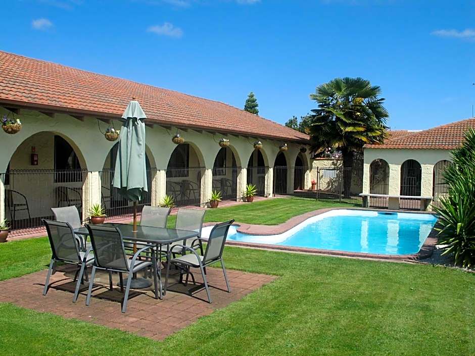 Captains Quarters Motor Inn