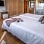 Monica Hotel