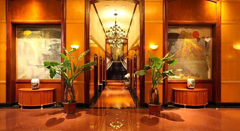 Zhongwei Green Lake Hotel Kunming