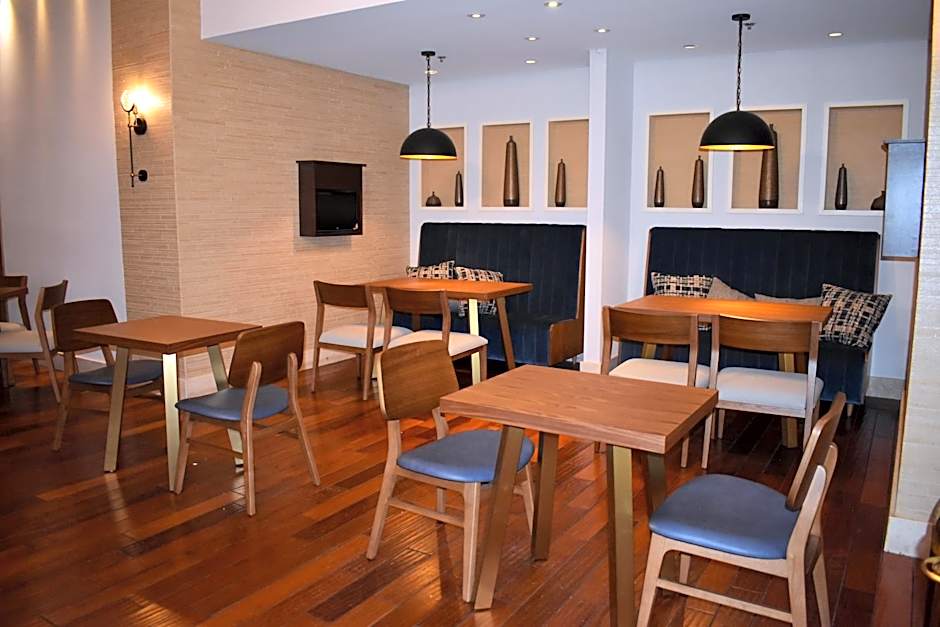 Chicago Marriott Suites O'Hare