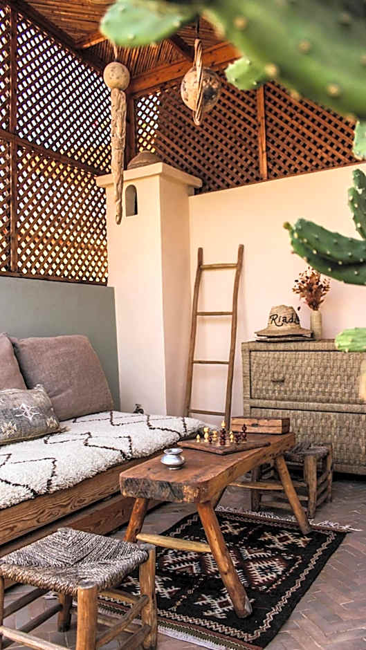 Riad Laly Tourisme Eclairé Le bijou de la medina