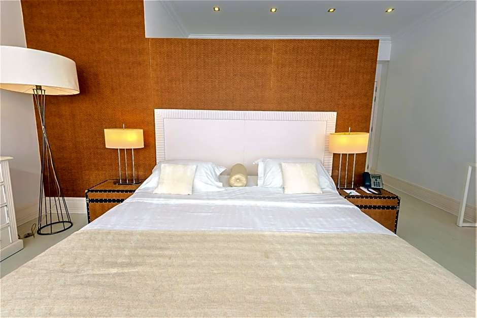 Photo 1 of 7 of Suite, Sea View
