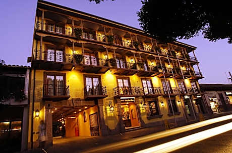 Hotel Santa Cruz Plaza