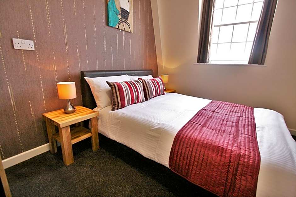 Central Hotel Gloucester by RoomsBooked