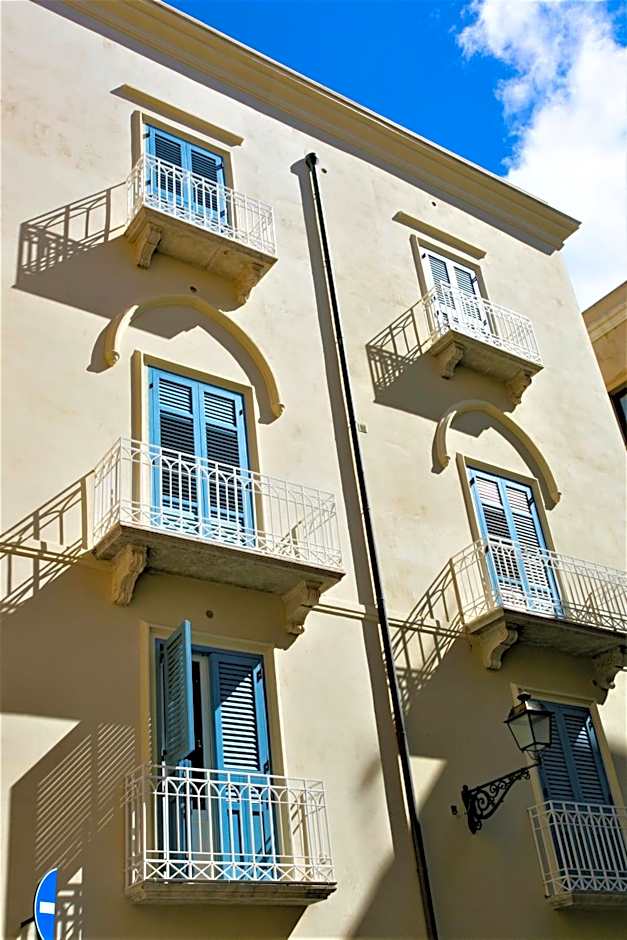 ZIBIBBO SUITES & ROOMS - Aparthotel in Centro Storico a Trapani