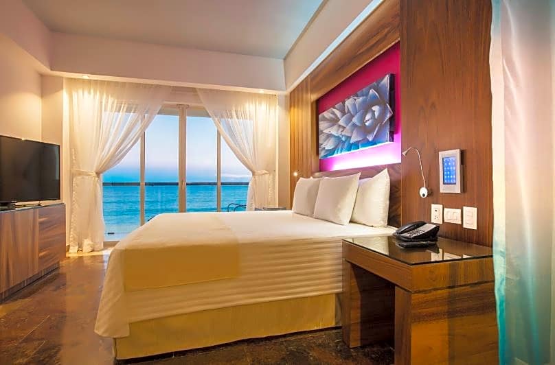 BelAir SunClub Cabos by Krystal Grand