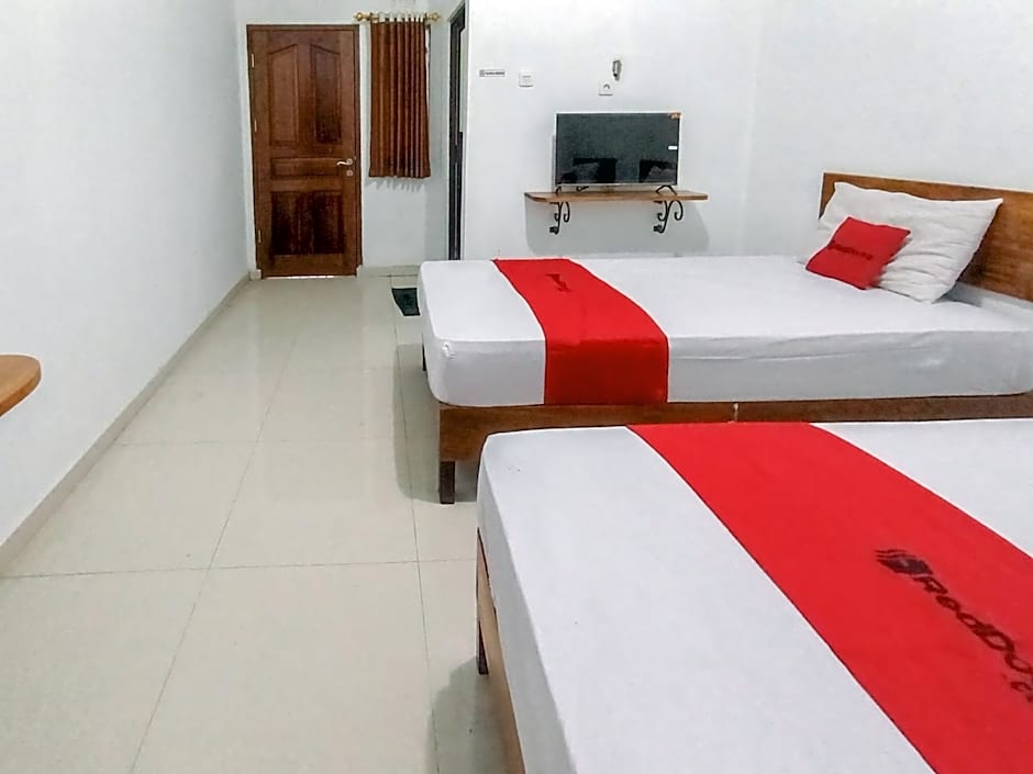 RedDoorz Syariah near Universitas Jenderal Soedirman 3