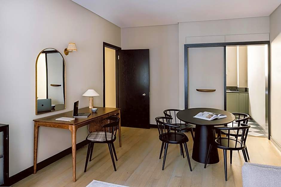 Native Kings Wardrobe, St Pauls