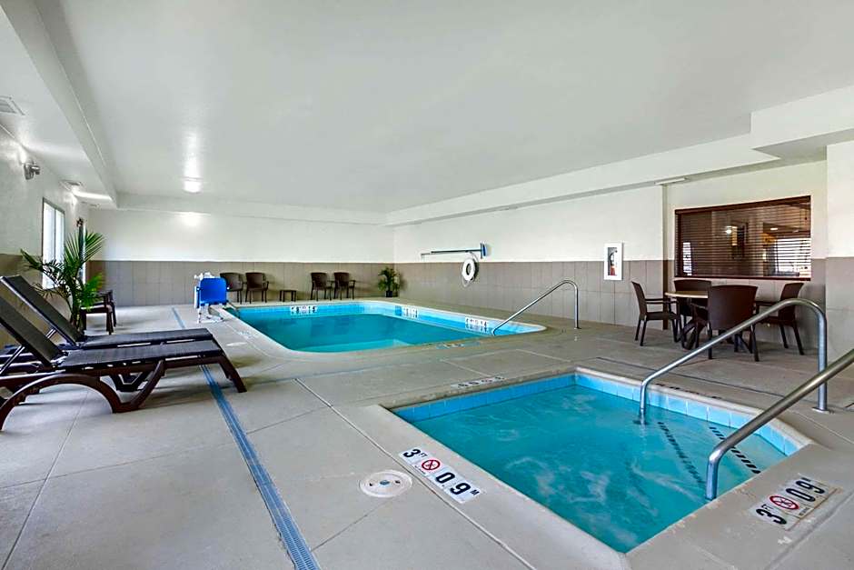 Comfort Suites Omaha East-Council Bluffs