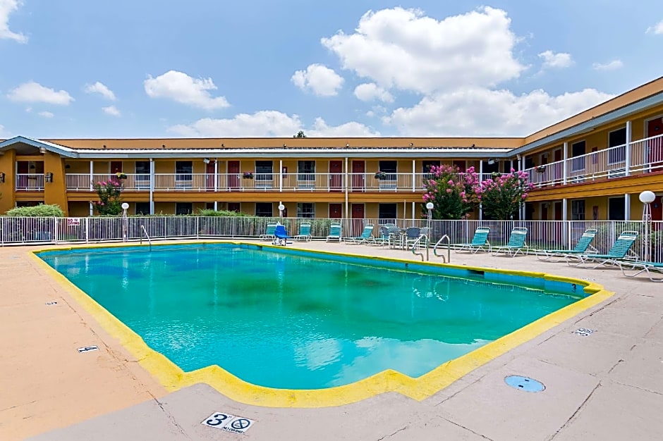 Magnuson Hotel Little Rock South