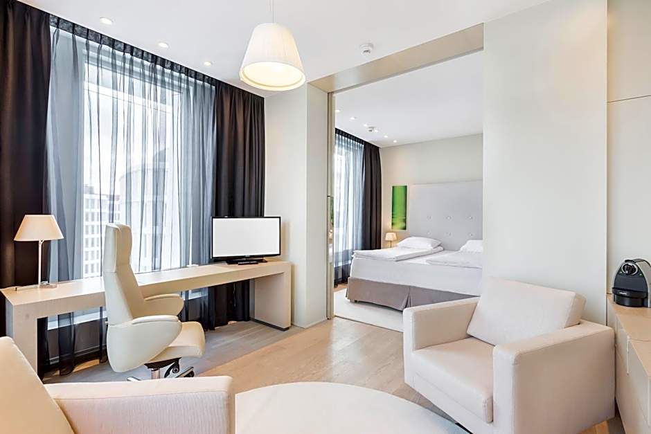 Sound Garden Hotel Airport