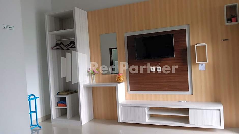 Hotel Miranda Bawean Mitra RedDoorz
