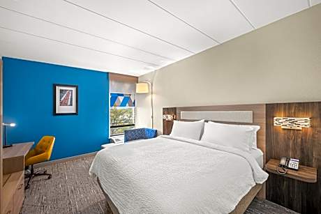 1 King Bed Standard