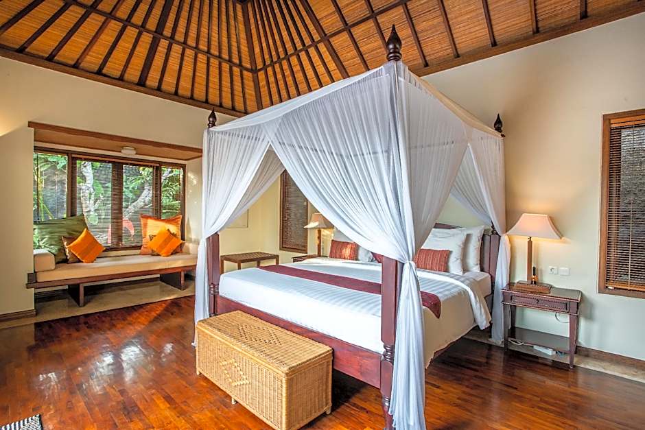 Villa Saffron Seminyak Bali