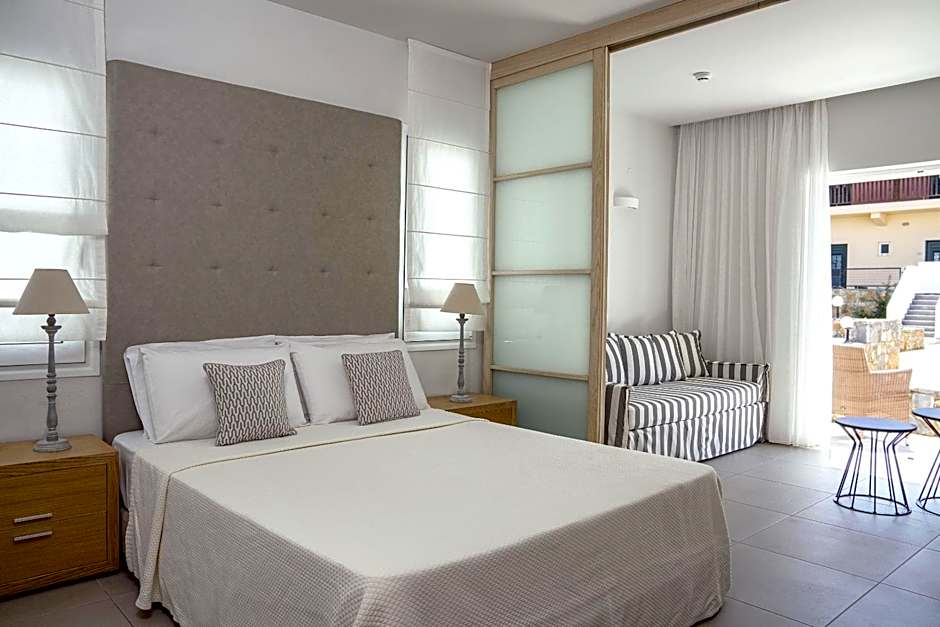 Photo 1 of 8 of Family Room with Sea View