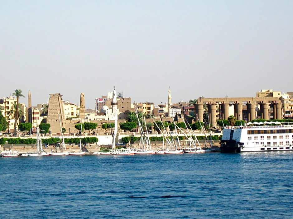 Nile Valley Hotel