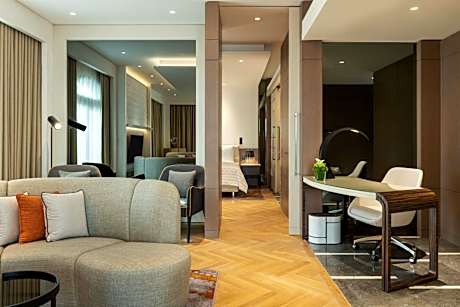 Ambassador One-Bedroom King Suite with Roof Top Terrace