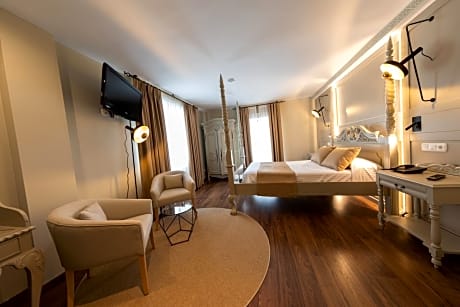 Triple Room with Balcony