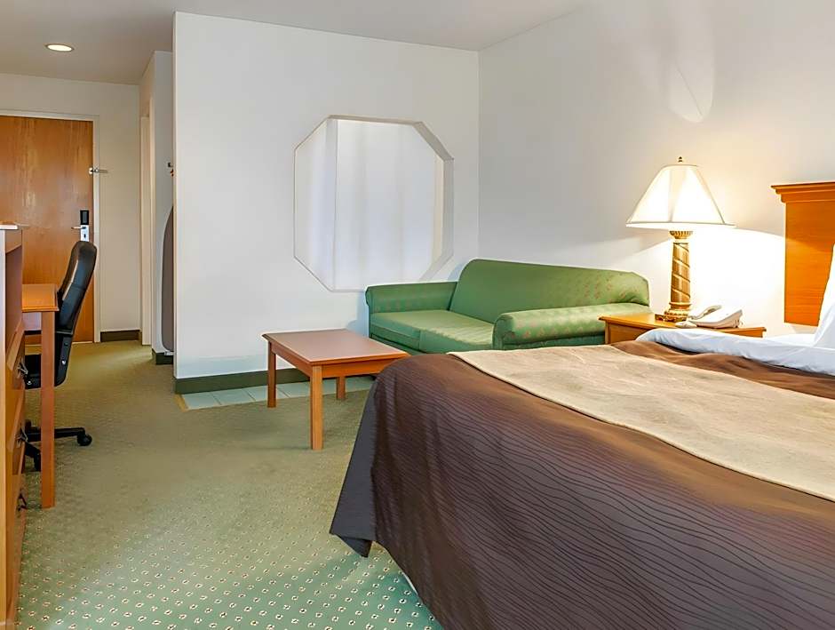 Quality Inn near Amish Country