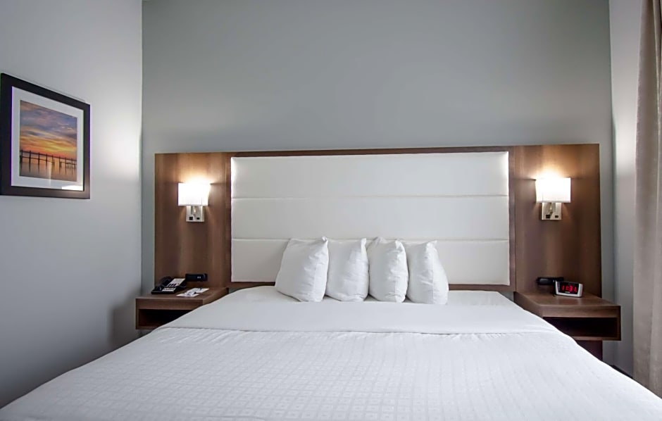 Best Western Plus First Coast Inn and Suites