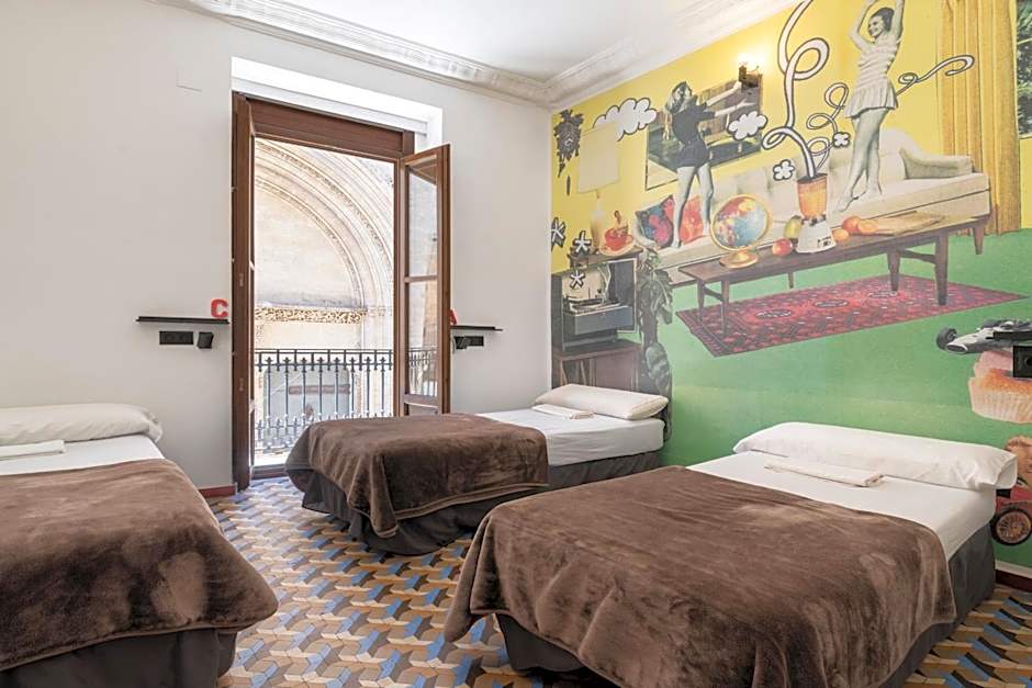 Home Youth Hostel by Feetup Hostels