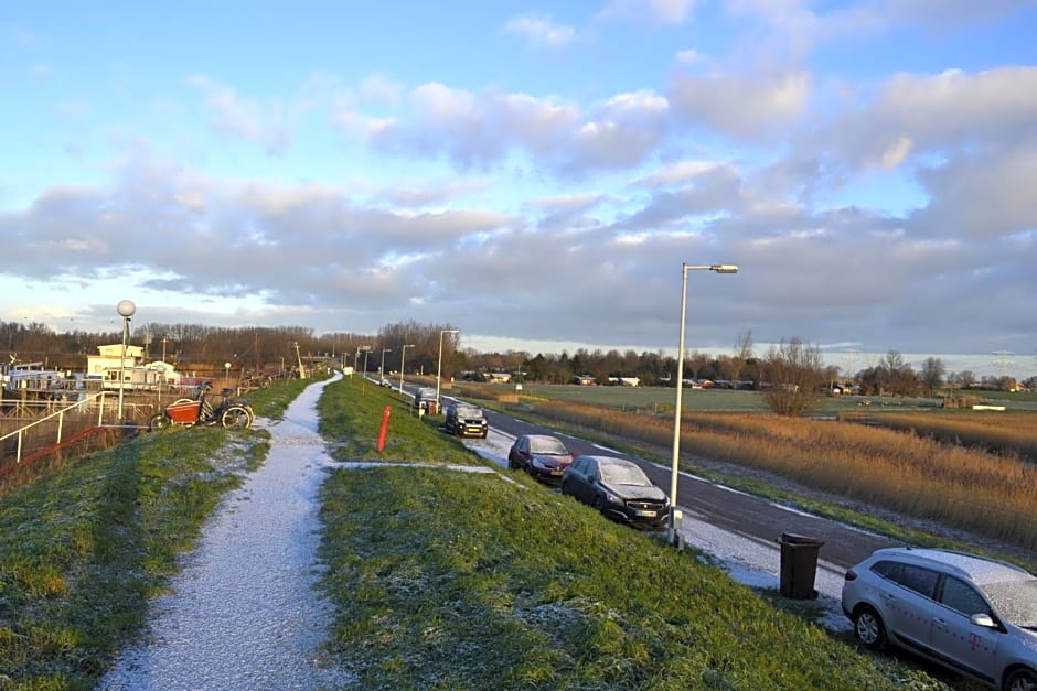 Floating B&B Amsterdam