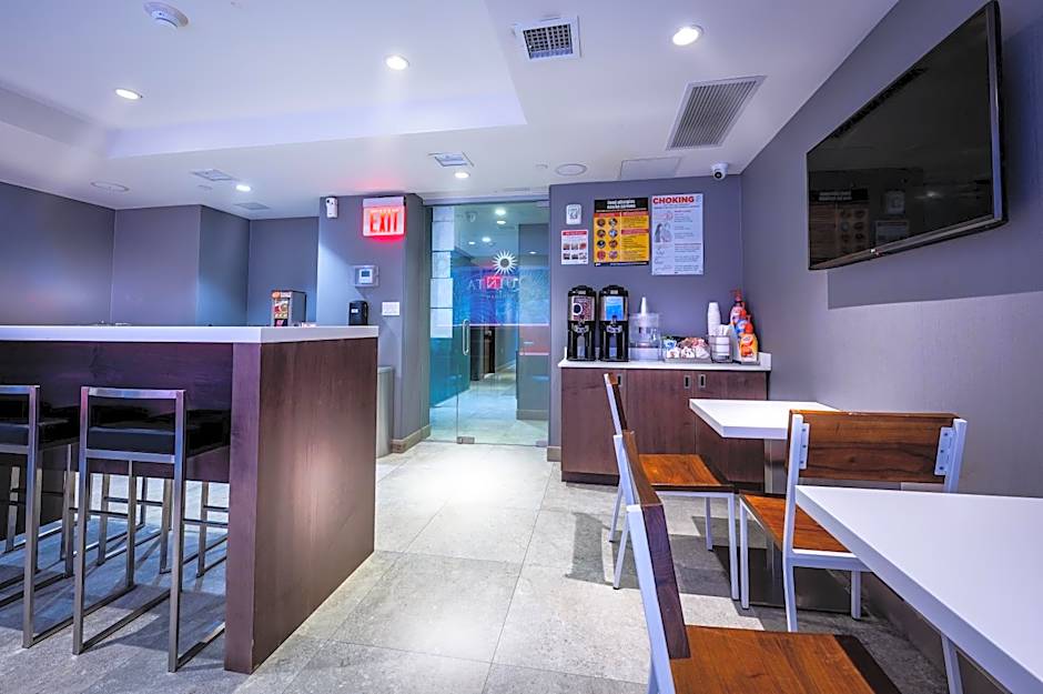 La Quinta by Wyndham Time Square South