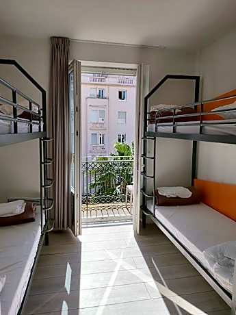 Triple Room with Shower and shared toilet