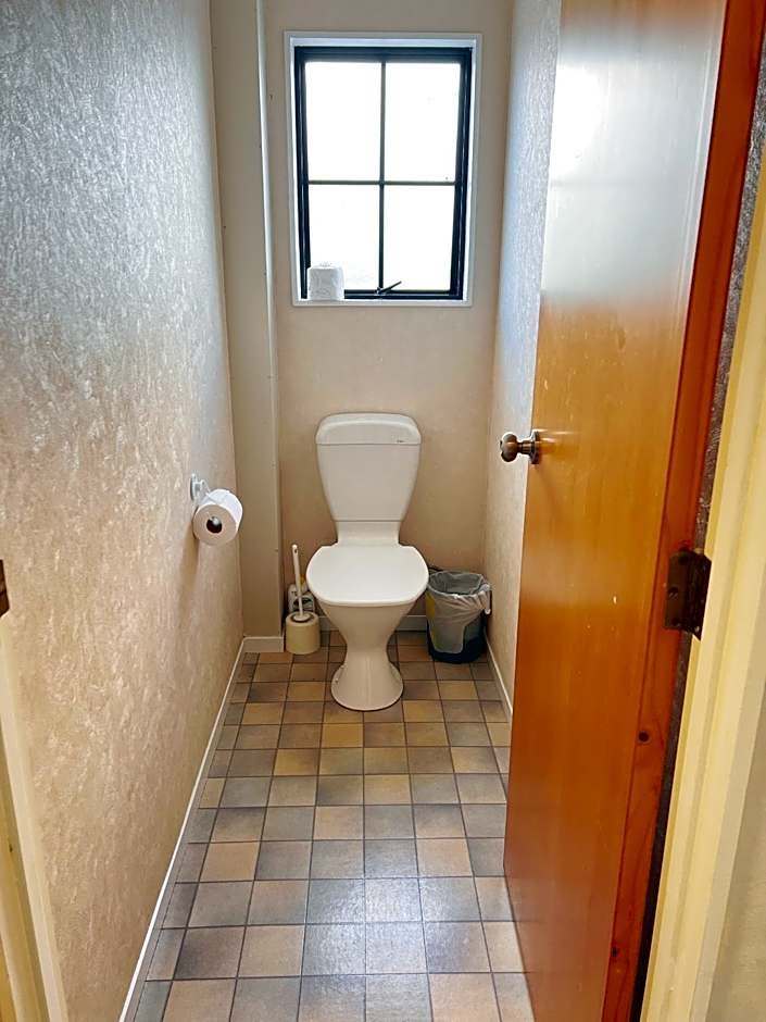 Kingswood Manor Motel