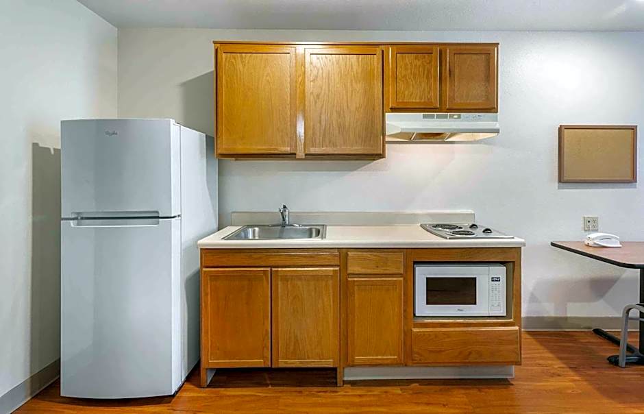 Extended Stay America Select Suites - Akron - South