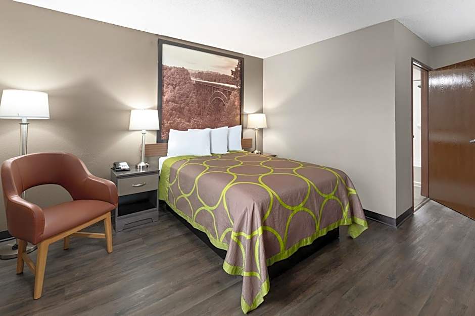 Super 8 by Wyndham Summersville