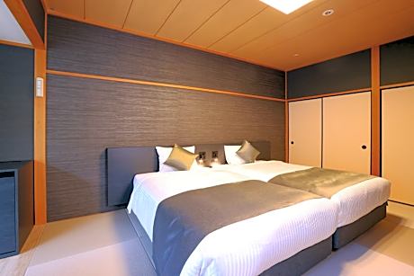 Twin Room with Tatami Area and Sofa Bed - Shared Bathroom - Non-Smoking