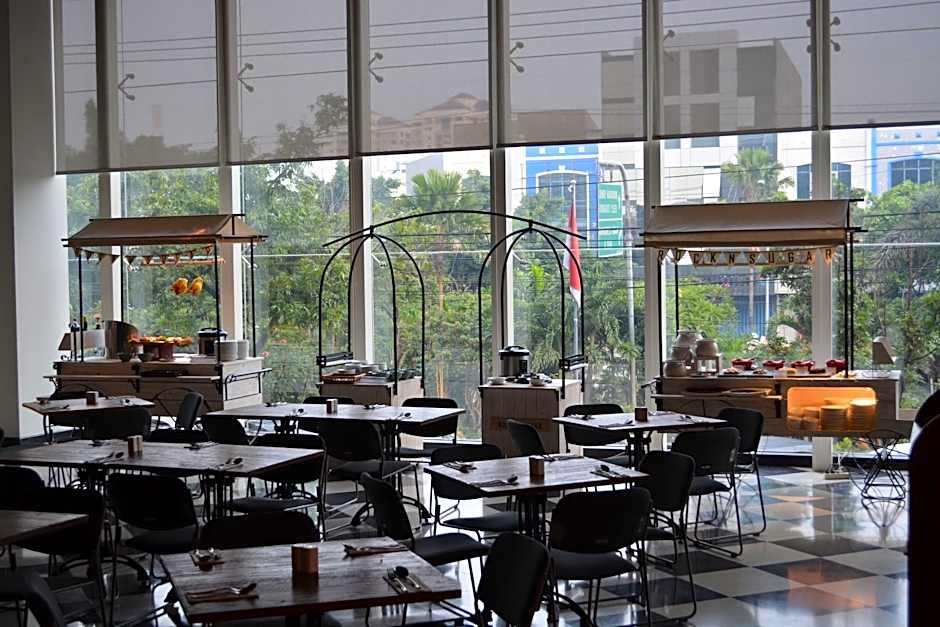 Luminor Hotel Jemursari By WH