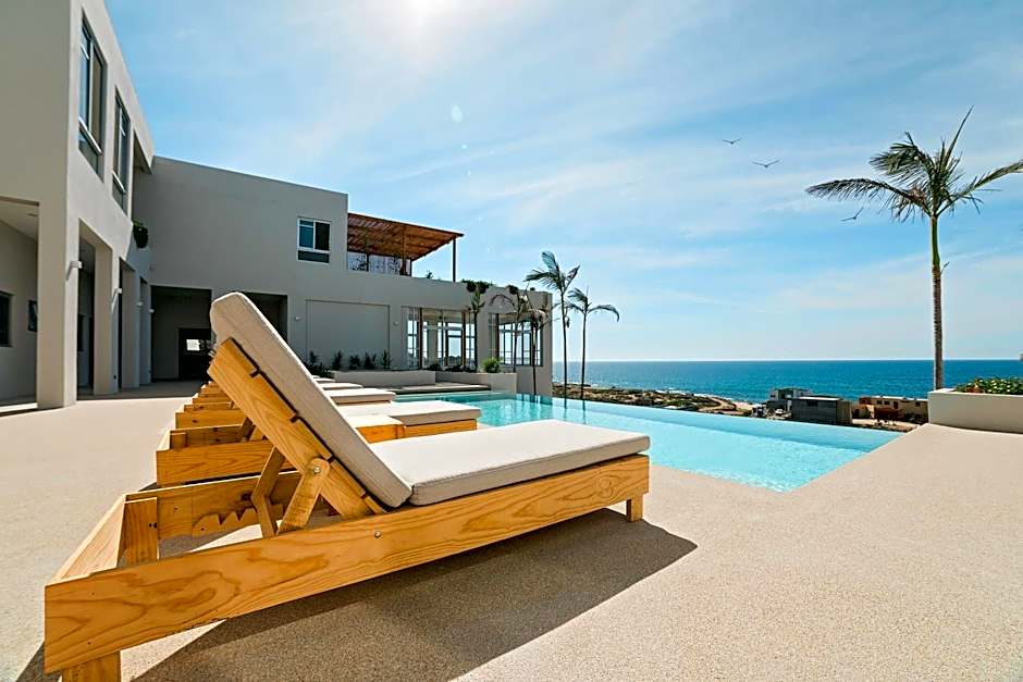 Topia Retreat- Sunset Suite