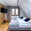 Villa 7 Apartments