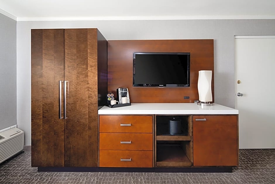 Holiday Inn Long Beach - Airport By IHG