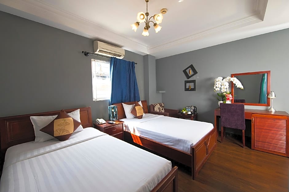 Good Vibes Central Hotel