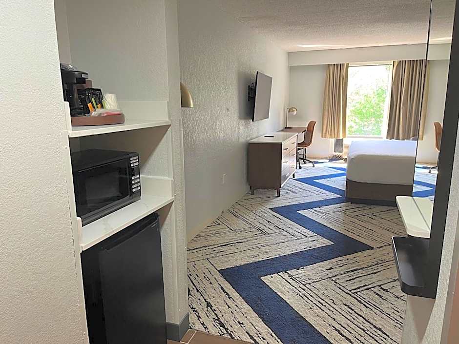 Sky Point Hotel & Suites - Atlanta Airport