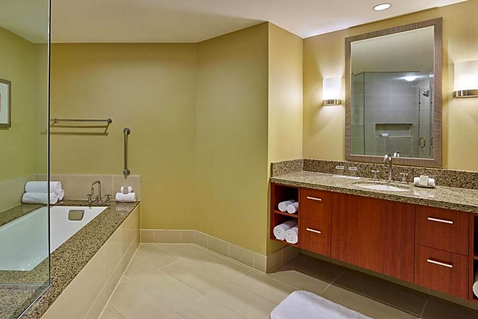 Renaissance by Marriott Las Vegas Hotel
