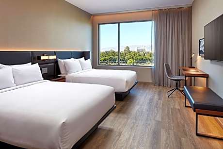 Guest room, 2 Queen, Mountain view