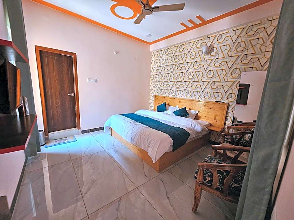 Hotel Necklace Moon Restaurants