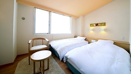 Twin Room with Private Bathroom