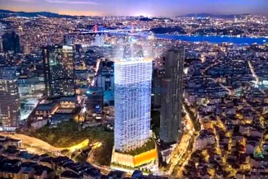 Luxury apt in the 40 plus floor